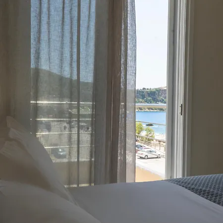 Rondo's Hotel