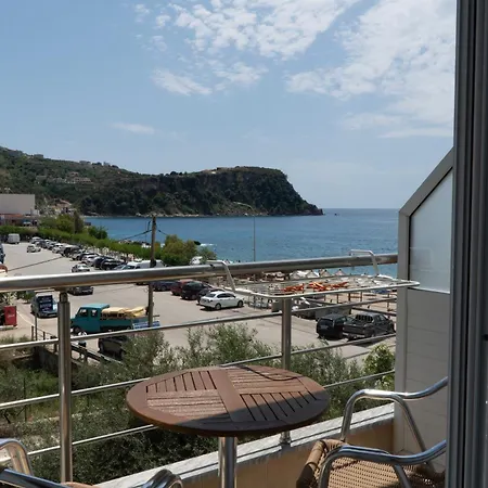 Rondo's Hotel